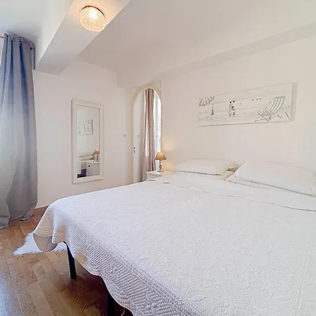 Zone Pietonne - Wifi, Ac, 4 Pers Апартаменты